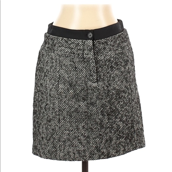 Ann Taylor Loft Knee Length Career Skirt l Color Black l Size 8 - Picture 1 of 15